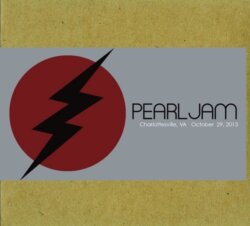 2013-10-29: John Paul Jones Arena, Charlottesville, VA, USA by Pearl Jam